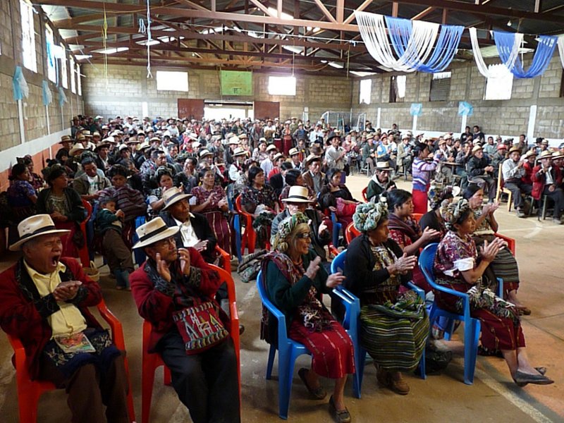 Assembly in the community hall. Tzalbal. 6-10-2011. Christoph Clotz