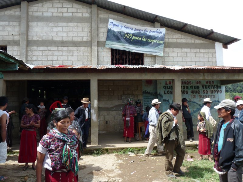 Leaving the community hall. Tzablal. 6-10-2011. Christoph Clotz
