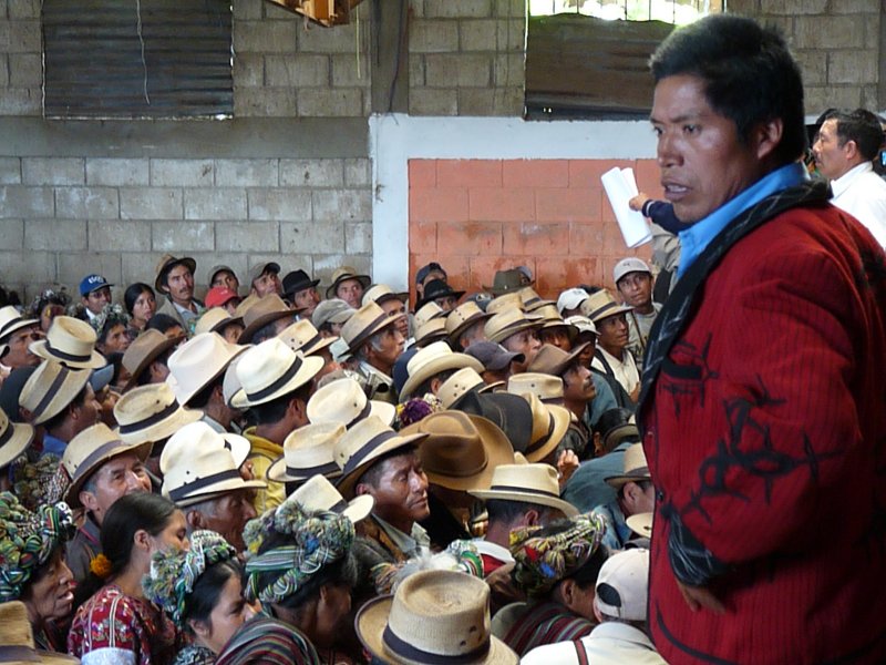 The Ixil voting to reclaim their land. Tzalbal. 6-10-2011. Frauke Decoodt