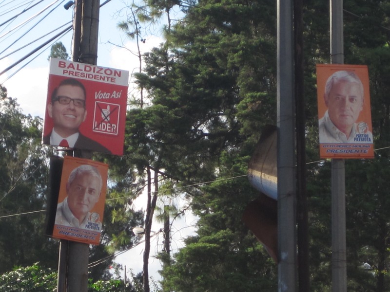 Frauke Decoodt. 2011. Verkiezingspropaganda in de straten van Guatemala Stad